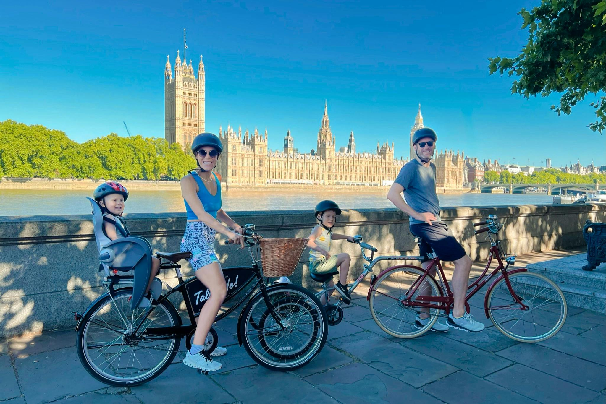 London: Private Family Bike Tour - Photo 1 of 15